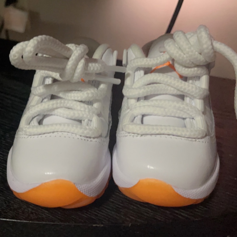 Air Jordan 11 Low “Citrus”
